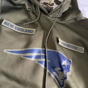 Under Armour New England Patriots sweatshirt